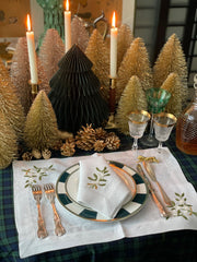 Mistletoe Placemats & Dinner Napkins (8 sets/16 pieces)